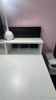 Písací stôl s priestorom pre PC, monitor a výsuvnou klávesni - 2