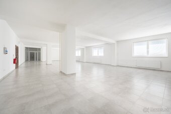 Prenájom - Komerčné priestory 217 m2 - 2