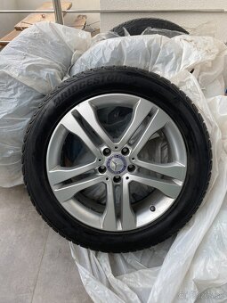 Mercedes original disky + zimne pneu Bridgestone R18 235/50 - 2