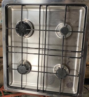 Predám vstavanú el. rúru zn. Gorenje + plynovú varnú dosku - 2