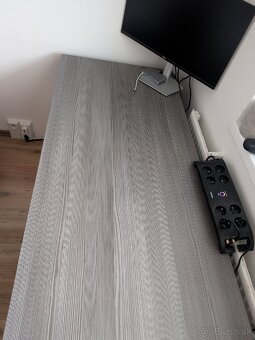 Pracovný, písací stol - 2