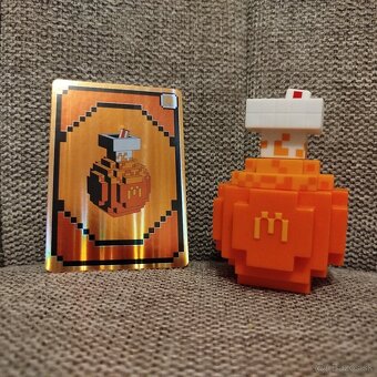 Figúrka Minecraft s holografickou kartičkou - 2