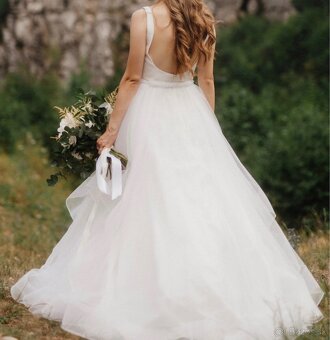 Nádherné padavé svadobné šaty - 2