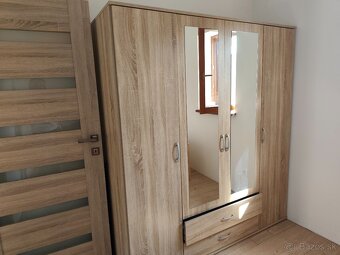 Šatníková skriňa - 2