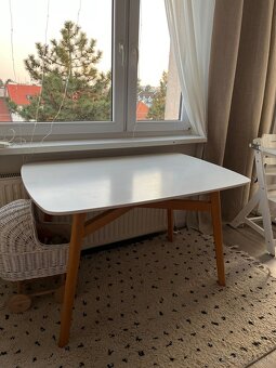 Jedálenský stol - 2