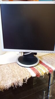 Predám LCD monitor Samsung 19" - 2