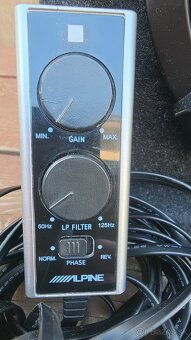 Predám Subwoofer ALPINE - 2