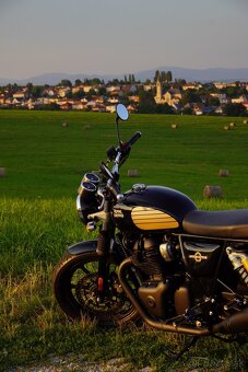 Royal Enfield Interceptor 650 - 2
