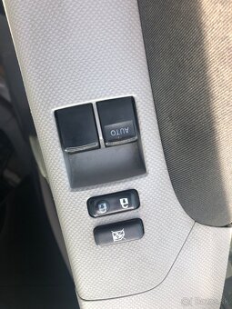 Toyota yaris - 2