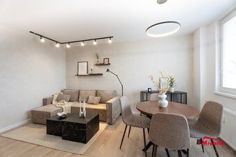 RezervovanéModerný 3-izbový byt po kompletnej rekonštrukcii - 2