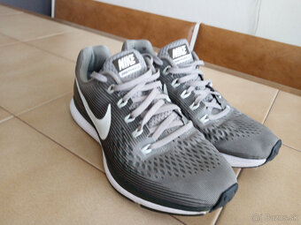 Damske bezecke tenisky NIKE ZOOM Pegasus 34. - 2