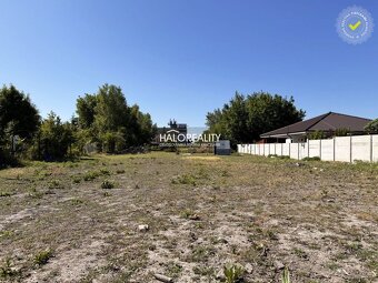 HALO reality - Predaj, pozemok pre rodinný dom 3788 m2 Veľ - 2