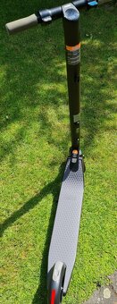 Elektrická kolobežka - Segway Kickscooter ES1 - 2