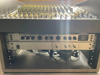 Mixpult, efekt, procesor a rack - 2