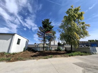 Podnikateľský pozemok – ideálny na sklad, servis či gastro - 2