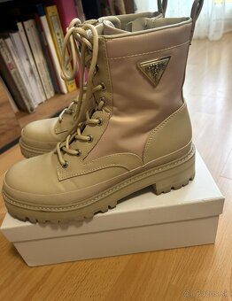 Krásne workery guess 38 - 2