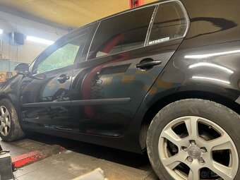 Rozpredam Volkswagen Golf 5 - 2