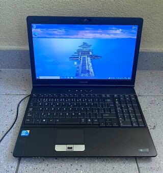 Toshiba Tecra / Intel i3 / 4GB RAM / 500GB HDD / 15.6" - 2