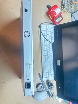 Ubiquiti UniFi Switch 24 (US-24) – 24-portový gigabitový swi - 2