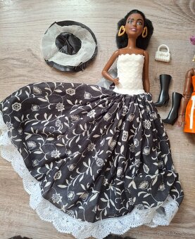 Nová bábika Barbie Extra, Color Reveal, černoška - 2