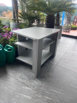 STOLÍK POD TELEVÍZOR - 2