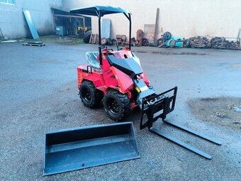 Kolesovy nakladac smykovy - 2