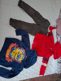 Mikiny, tepláky - 2