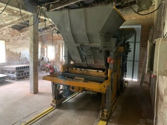 Stroj na výrobu zámkovej dlažby - 2