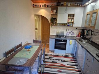 Na prenájom 4 izbový byt Handlová - 2