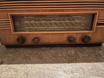 Predam starožitne rádio - 2