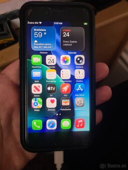 Predám iphone se 2022 128 GB. 5g. - 2