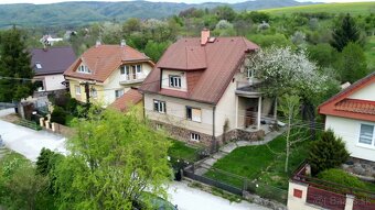 Na predaj rodinný dom s veľkým slnečným pozemkom 968m2 - 2