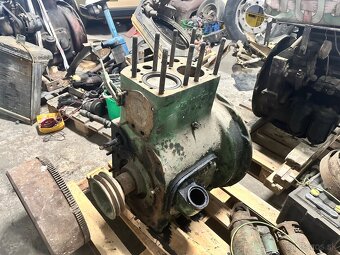 Motor Zetor 25 - 2
