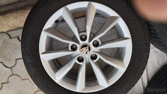 Sada elektrónov škoda s pneu Bridgestone 205/55 16 letné - 2