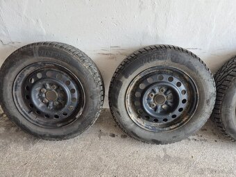 Predam pneu s diskami 195/65/r15 roztec 5x114,3 - 2