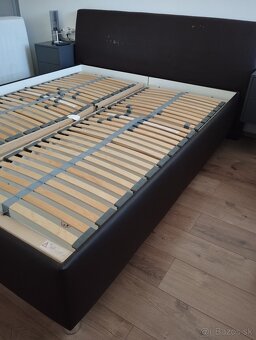 Predám manželskú posteľ 160 x 200cm - 2