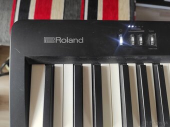 Piano 88-klavesove ROLAND FP-10 - 2