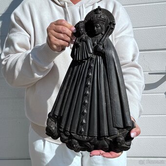 Stará litinová plastika Černá Madona 3,6 KG - 2