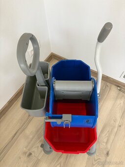 Upratovací vozík Hagleitner - 2