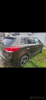 Kia Carens 2014 na náhradné diely - 2