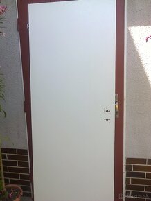 Stolíky, stoličky, dvere...... - 2