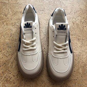 DÁMSKE TENISKY…v.38,5…NOVE - 2