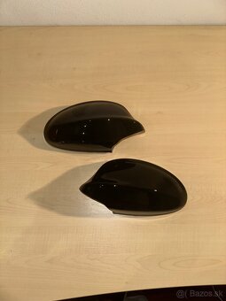 čierne lesklé kryty BMW - 2