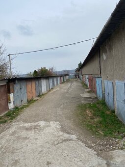 Predavam Garáž na Zeleznikah - 2