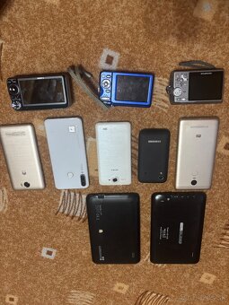 Predam mobily tablety fotaky - 2