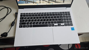 Špičkový výkonný notebook Samsung Book 3 - 2