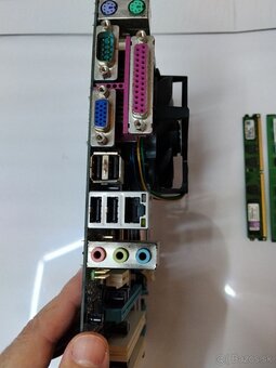 Gigabyte GA-G41M-ES2L + Intel Core 2 Duo E7500 - 2