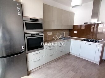 3 izbový  zrekonštruovaný byt 65 m2, v tehlovom bytovom... - 2