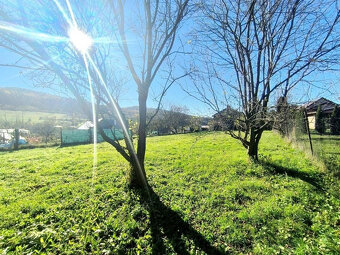 RD S KRÁSNYM VEĽKÝM POZEMKOM 1621M2 ČIAST.REKONŠTRUKCIA UDRŽ - 2