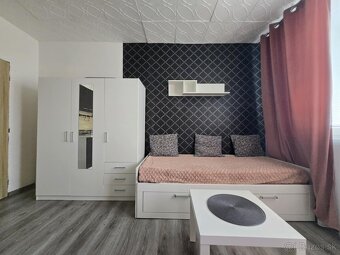 Prenajmem garsónku oproti N-centrum. - 2